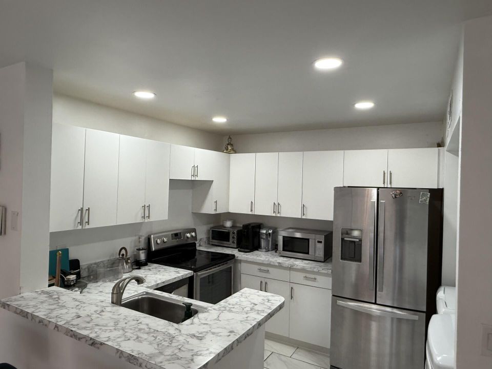 For Rent: $2,300 (2 beds, 1 baths, 1157 Square Feet)