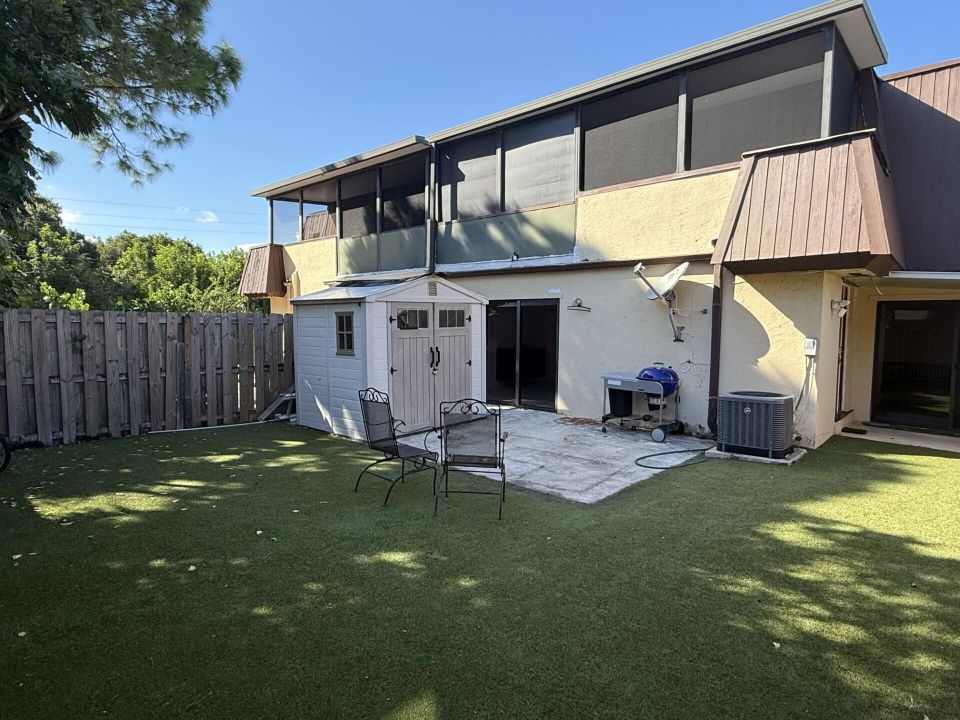 For Rent: $2,300 (2 beds, 1 baths, 1157 Square Feet)