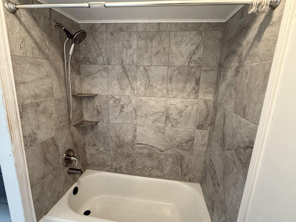 For Rent: $2,300 (2 beds, 1 baths, 1157 Square Feet)