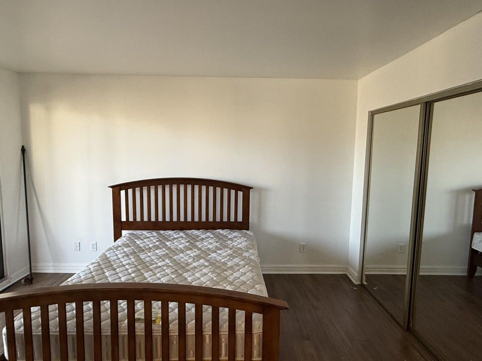 For Rent: $2,300 (2 beds, 1 baths, 1157 Square Feet)