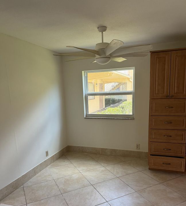 For Sale: $110,000 (2 beds, 2 baths, 880 Square Feet)