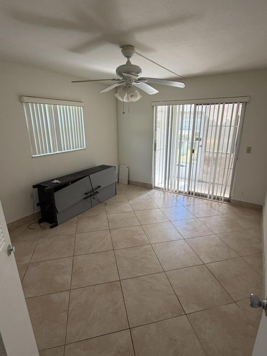 For Sale: $110,000 (2 beds, 2 baths, 880 Square Feet)
