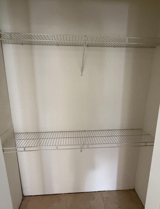 For Sale: $110,000 (2 beds, 2 baths, 880 Square Feet)