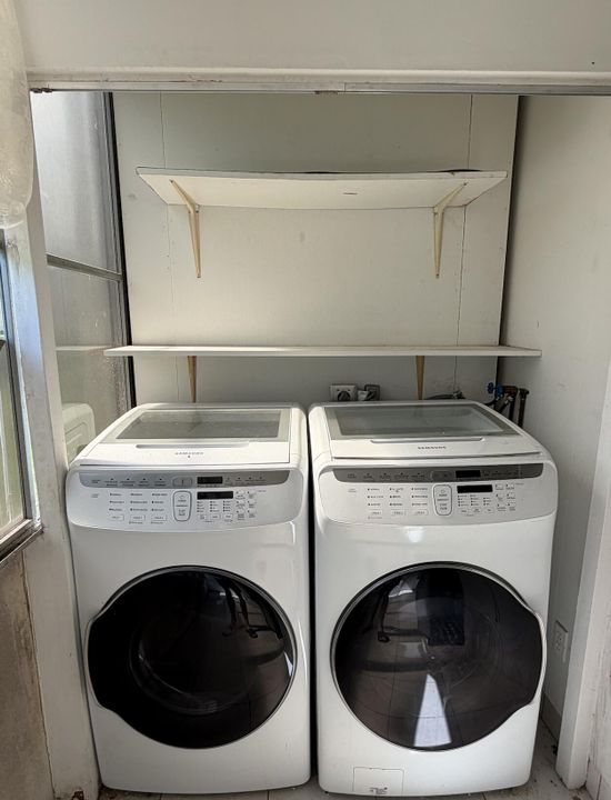 For Sale: $110,000 (2 beds, 2 baths, 880 Square Feet)