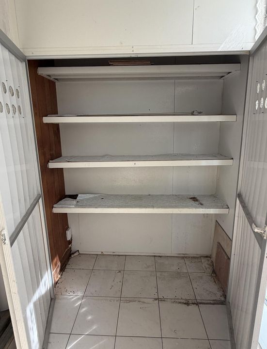 For Sale: $110,000 (2 beds, 2 baths, 880 Square Feet)