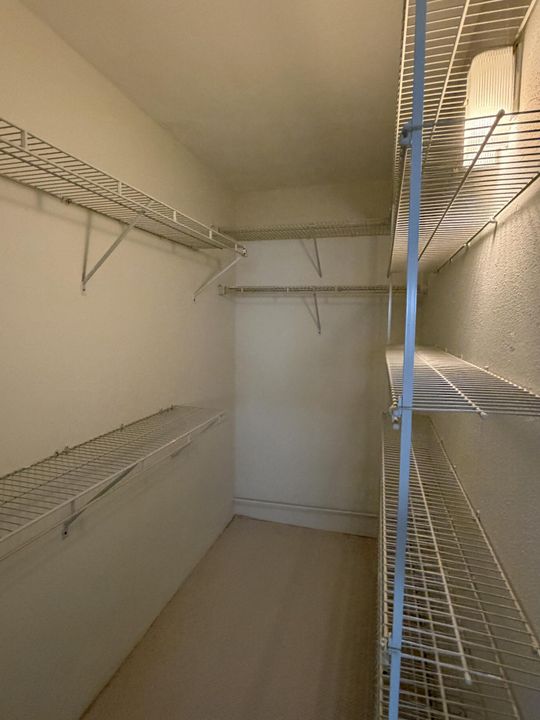 For Sale: $110,000 (2 beds, 2 baths, 880 Square Feet)