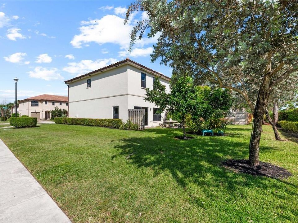 待售: $419,000 (3 贝兹, 2 浴室, 1718 平方英尺)