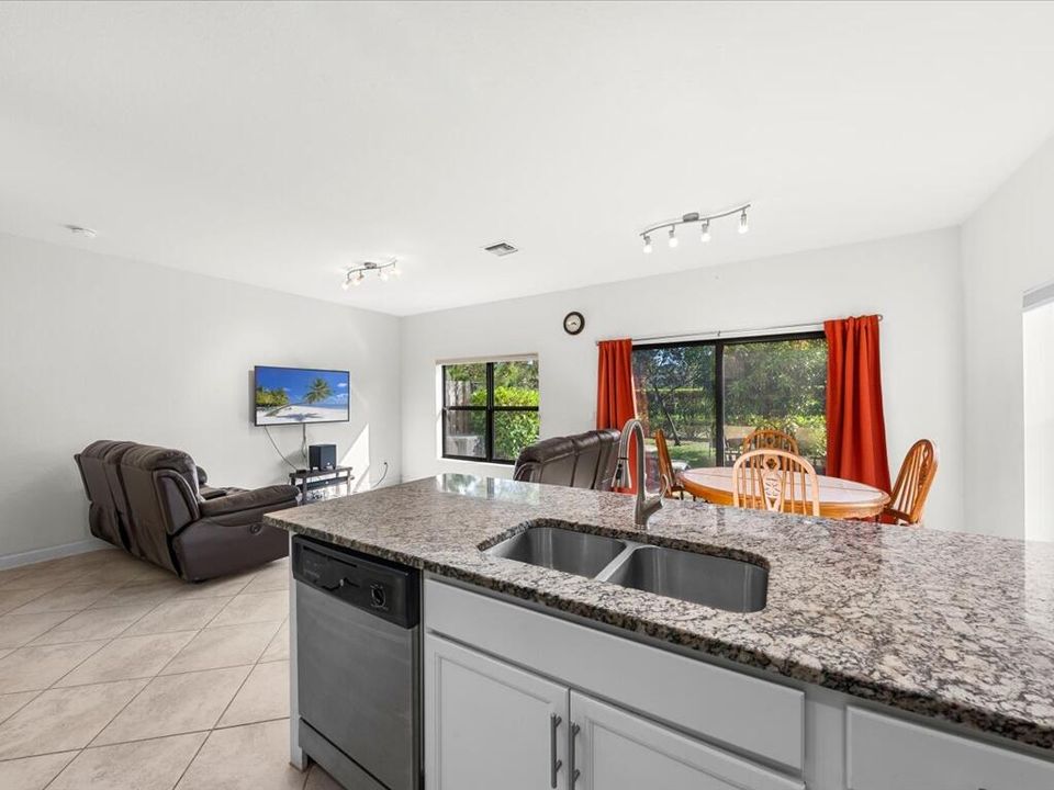 待售: $419,000 (3 贝兹, 2 浴室, 1718 平方英尺)