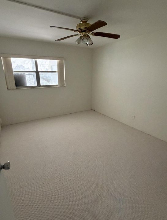 For Sale: $110,000 (2 beds, 2 baths, 880 Square Feet)