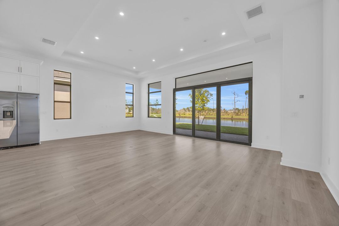 En Venta: $869,990 (3 camas, 3 baños, 2196 Pies cuadrados)