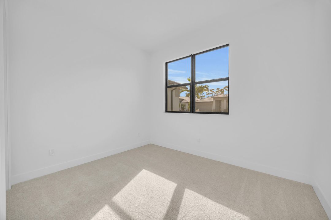 En Venta: $869,990 (3 camas, 3 baños, 2196 Pies cuadrados)