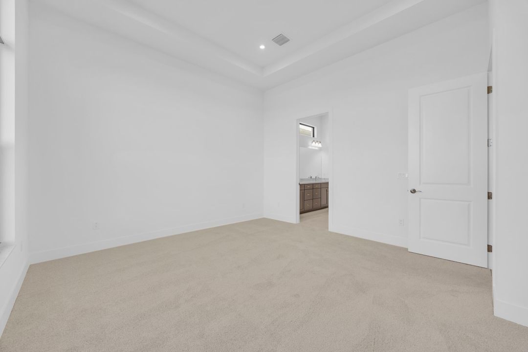 En Venta: $869,990 (3 camas, 3 baños, 2196 Pies cuadrados)