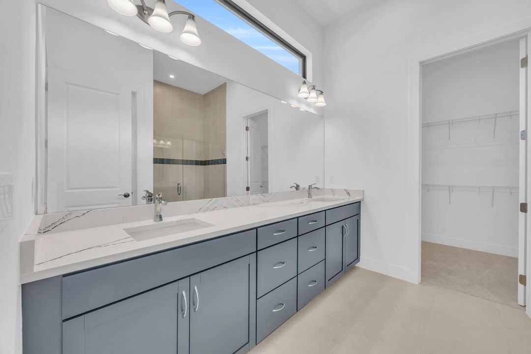 En Venta: $869,990 (3 camas, 3 baños, 2196 Pies cuadrados)