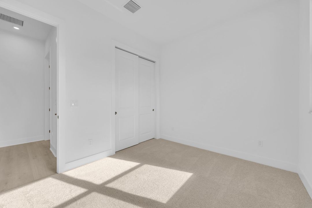 En Venta: $869,990 (3 camas, 3 baños, 2196 Pies cuadrados)