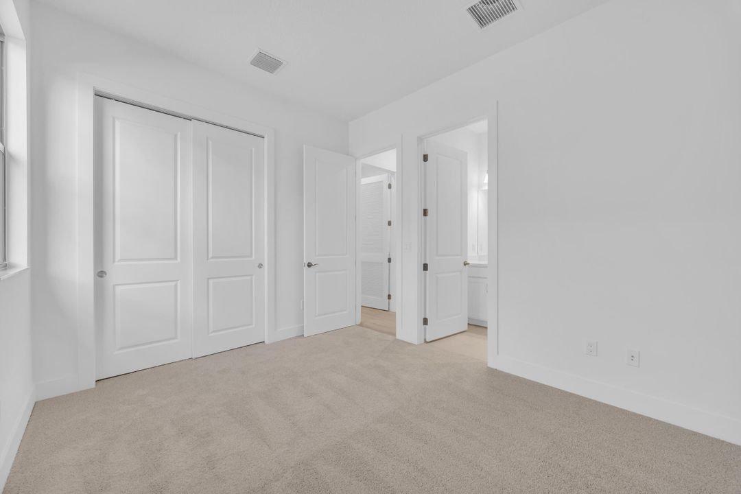 En Venta: $869,990 (3 camas, 3 baños, 2196 Pies cuadrados)