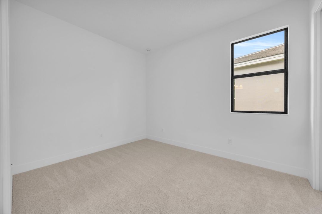 En Venta: $869,990 (3 camas, 3 baños, 2196 Pies cuadrados)