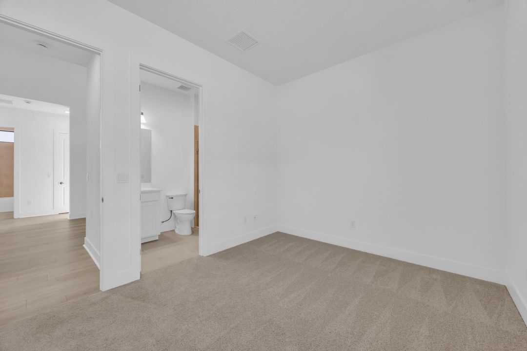 En Venta: $869,990 (3 camas, 3 baños, 2196 Pies cuadrados)