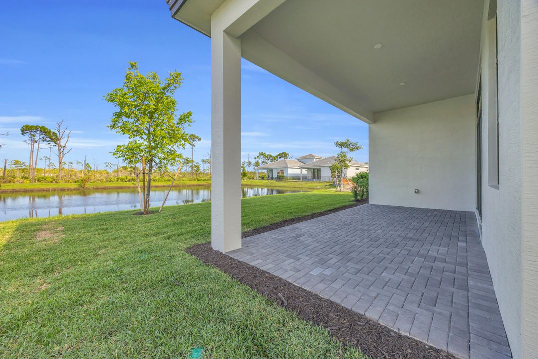 En Venta: $869,990 (3 camas, 3 baños, 2196 Pies cuadrados)