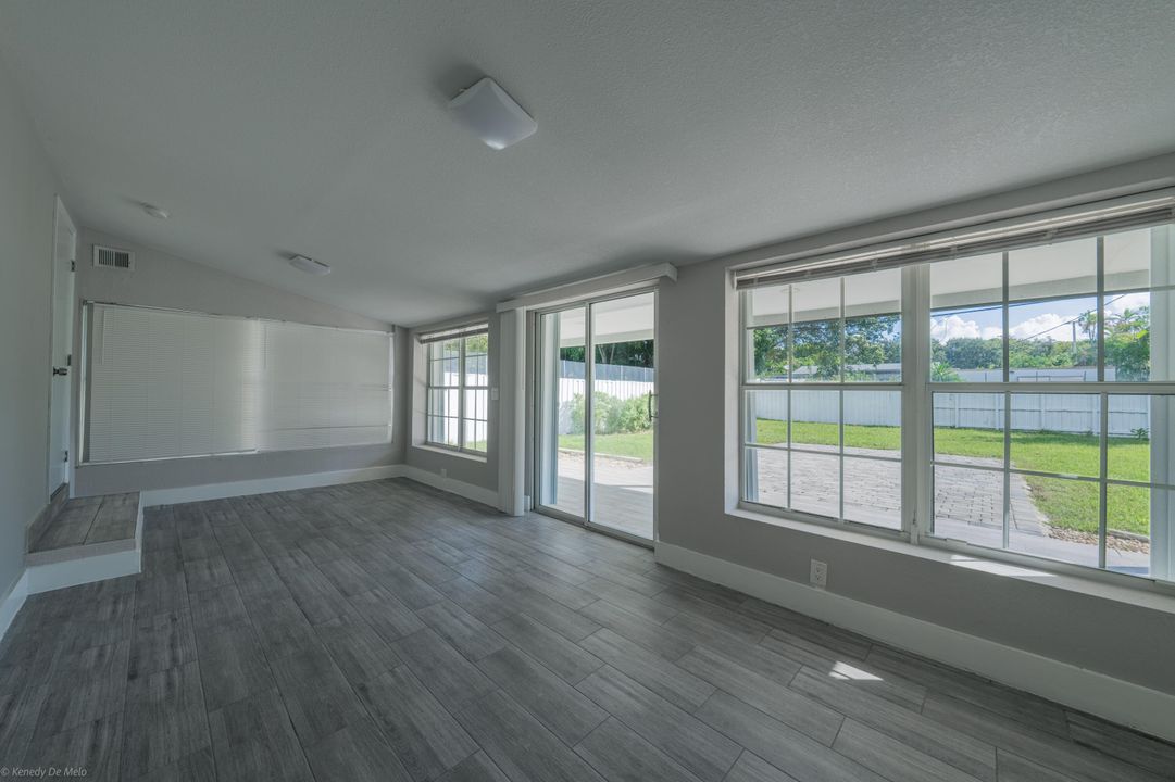 待售: $479,900 (3 贝兹, 2 浴室, 1377 平方英尺)