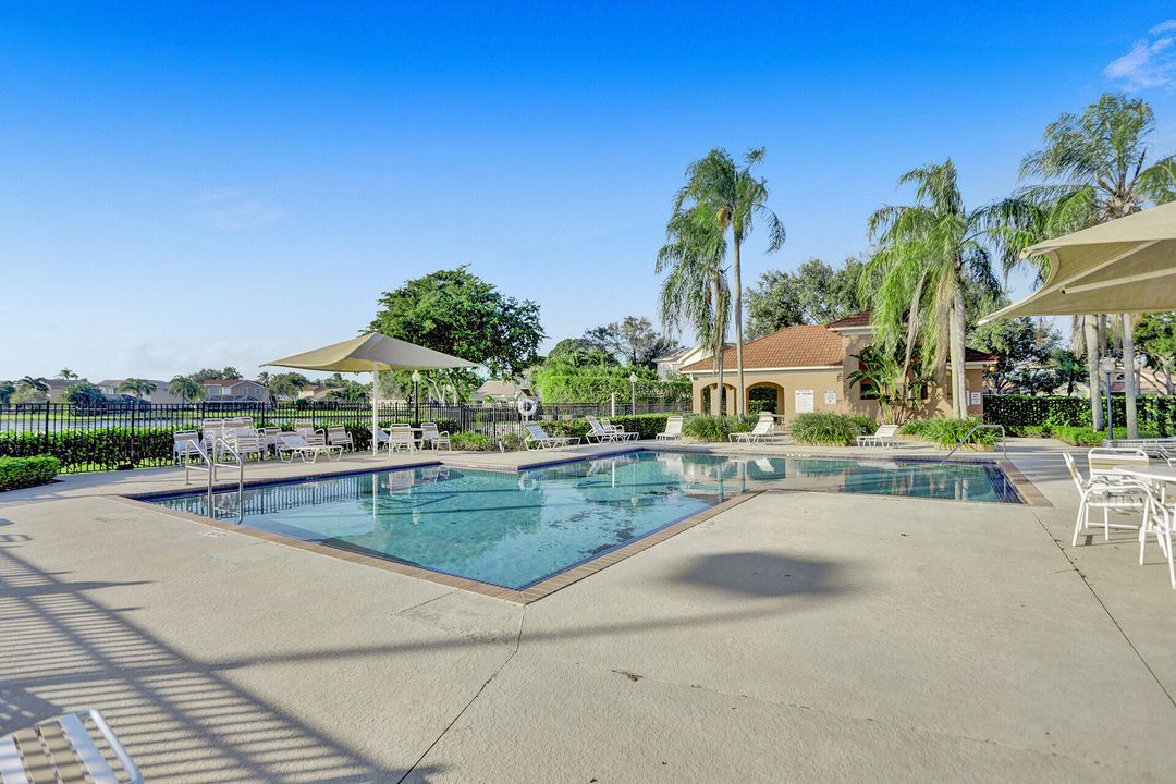 For Sale: $385,000 (3 beds, 2 baths, 1284 Square Feet)