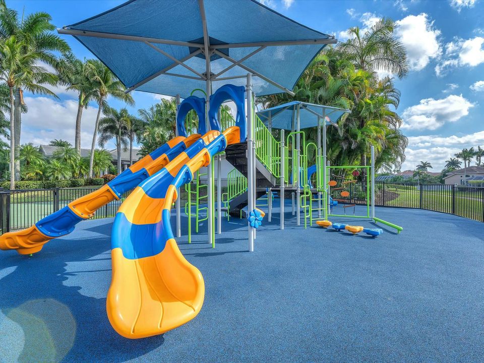 Active With Contract: $6,750 (5 beds, 3 baths, 2805 Square Feet)