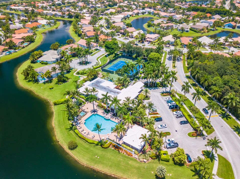 Active With Contract: $6,750 (5 beds, 3 baths, 2805 Square Feet)