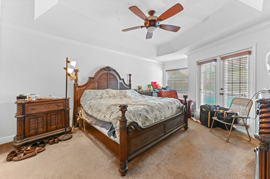 En Venta: $799,900 (5 camas, 3 baños, 2575 Pies cuadrados)