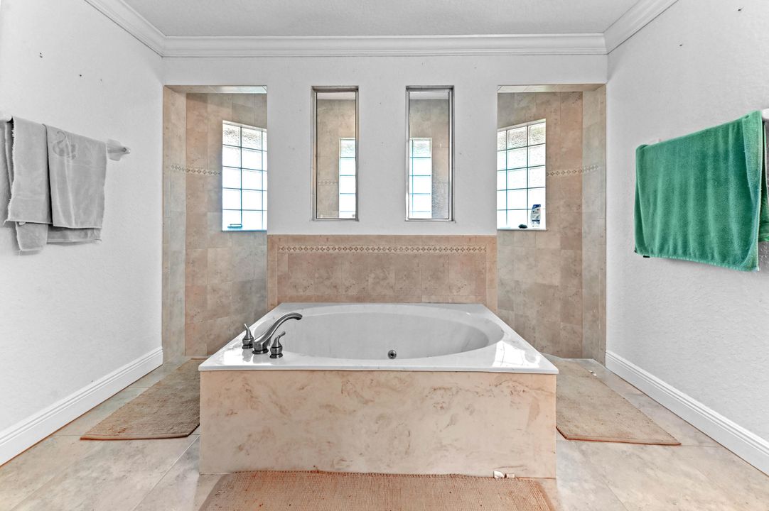 En Venta: $799,900 (5 camas, 3 baños, 2575 Pies cuadrados)