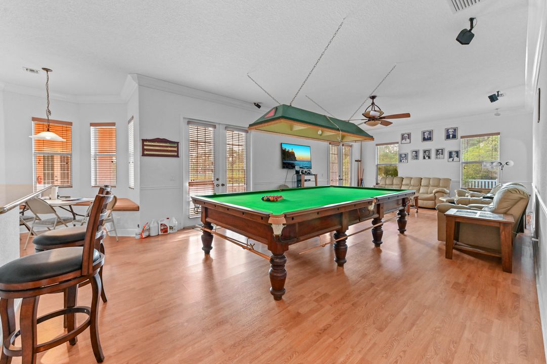 En Venta: $799,900 (5 camas, 3 baños, 2575 Pies cuadrados)