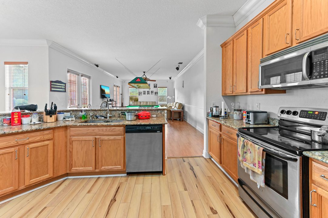 En Venta: $799,900 (5 camas, 3 baños, 2575 Pies cuadrados)