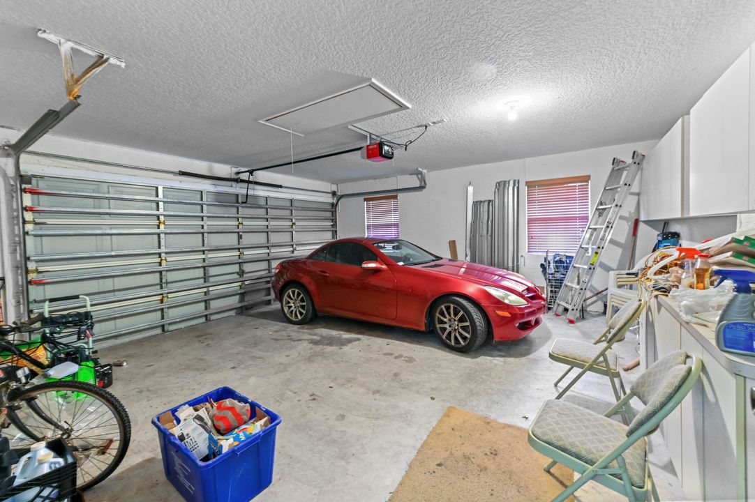 En Venta: $799,900 (5 camas, 3 baños, 2575 Pies cuadrados)