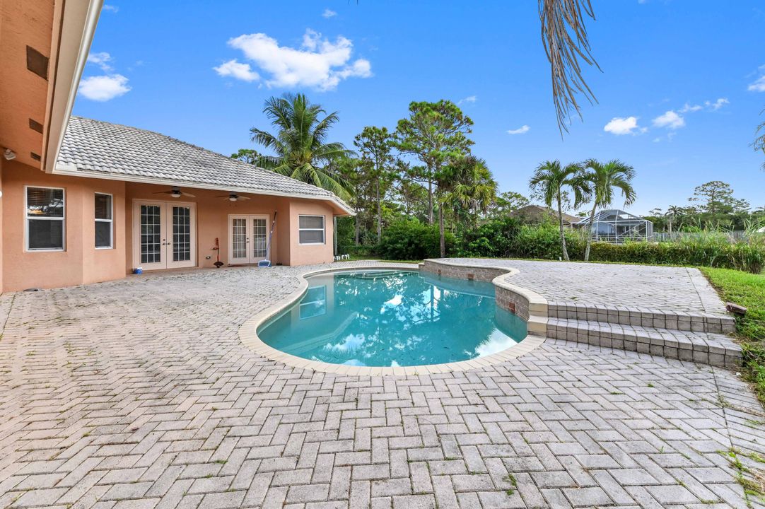 En Venta: $799,900 (5 camas, 3 baños, 2575 Pies cuadrados)