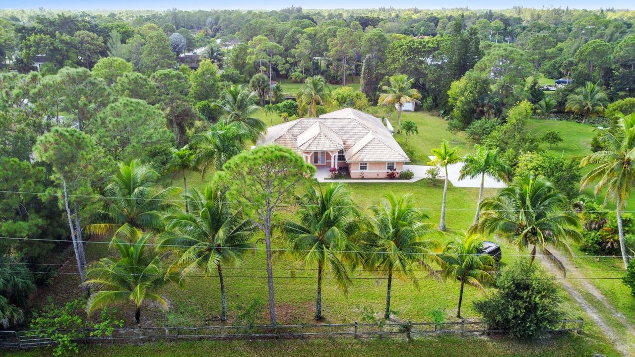 En Venta: $799,900 (5 camas, 3 baños, 2575 Pies cuadrados)