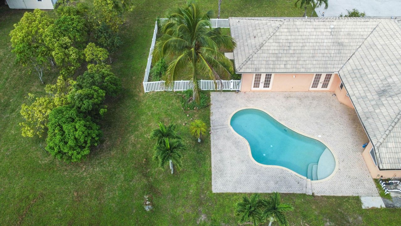 En Venta: $799,900 (5 camas, 3 baños, 2575 Pies cuadrados)