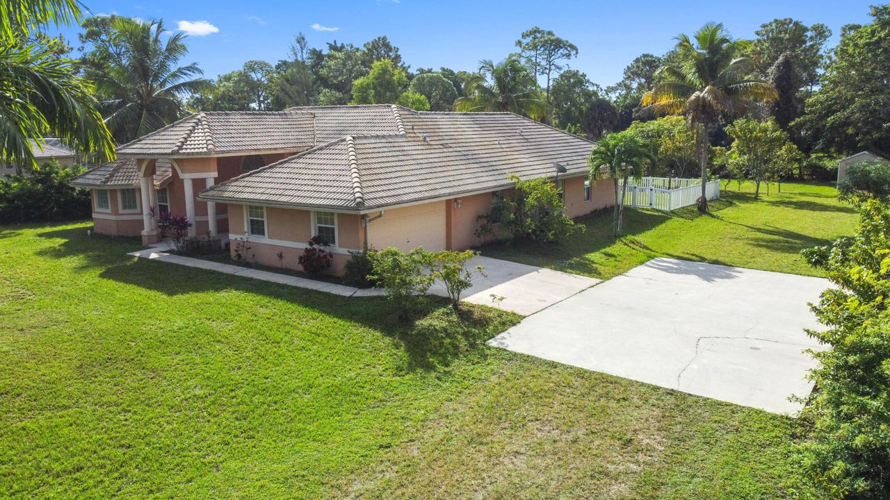 En Venta: $799,900 (5 camas, 3 baños, 2575 Pies cuadrados)