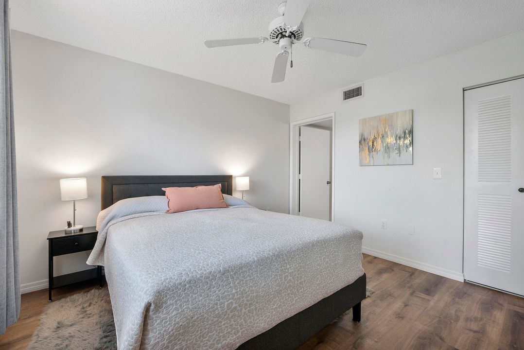 For Sale: $240,000 (2 beds, 2 baths, 825 Square Feet)