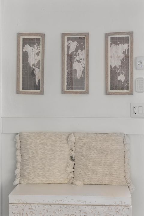 For Sale: $1,599,900 (3 beds, 3 baths, 1988 Square Feet)