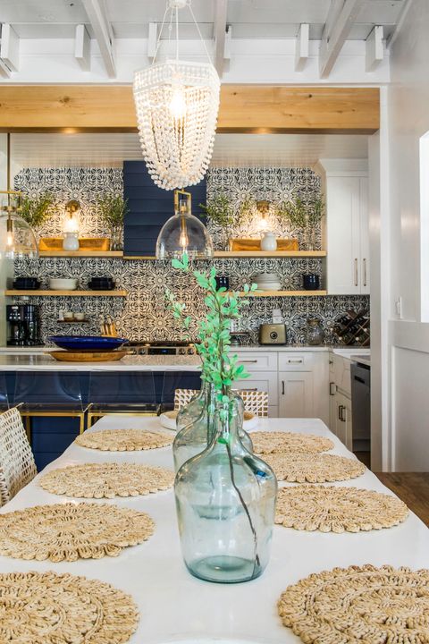 For Sale: $1,599,900 (3 beds, 3 baths, 1988 Square Feet)