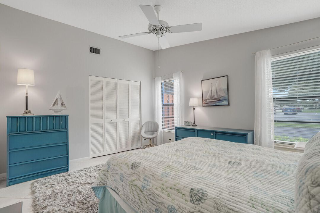 For Sale: $250,000 (2 beds, 2 baths, 1056 Square Feet)