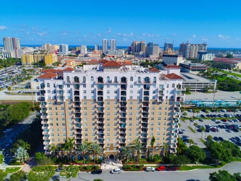 合同活跃: $1,995 (1 贝兹, 1 浴室, 696 平方英尺)