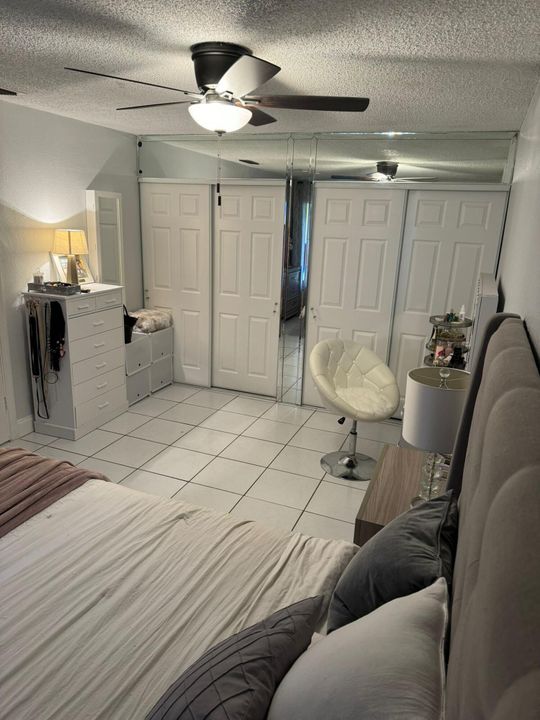 For Sale: $229,000 (2 beds, 1 baths, 841 Square Feet)