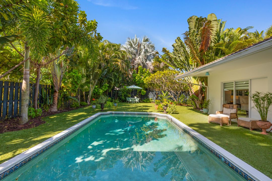 合同活跃: $1,385,000 (3 贝兹, 2 浴室, 1577 平方英尺)