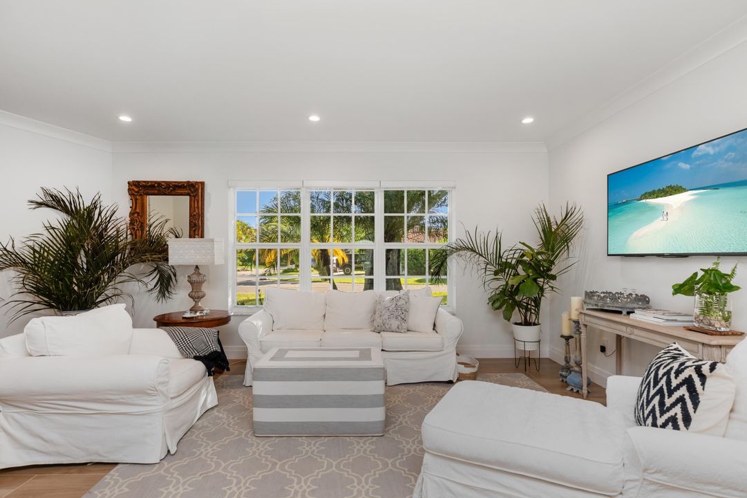 合同活跃: $1,385,000 (3 贝兹, 2 浴室, 1577 平方英尺)