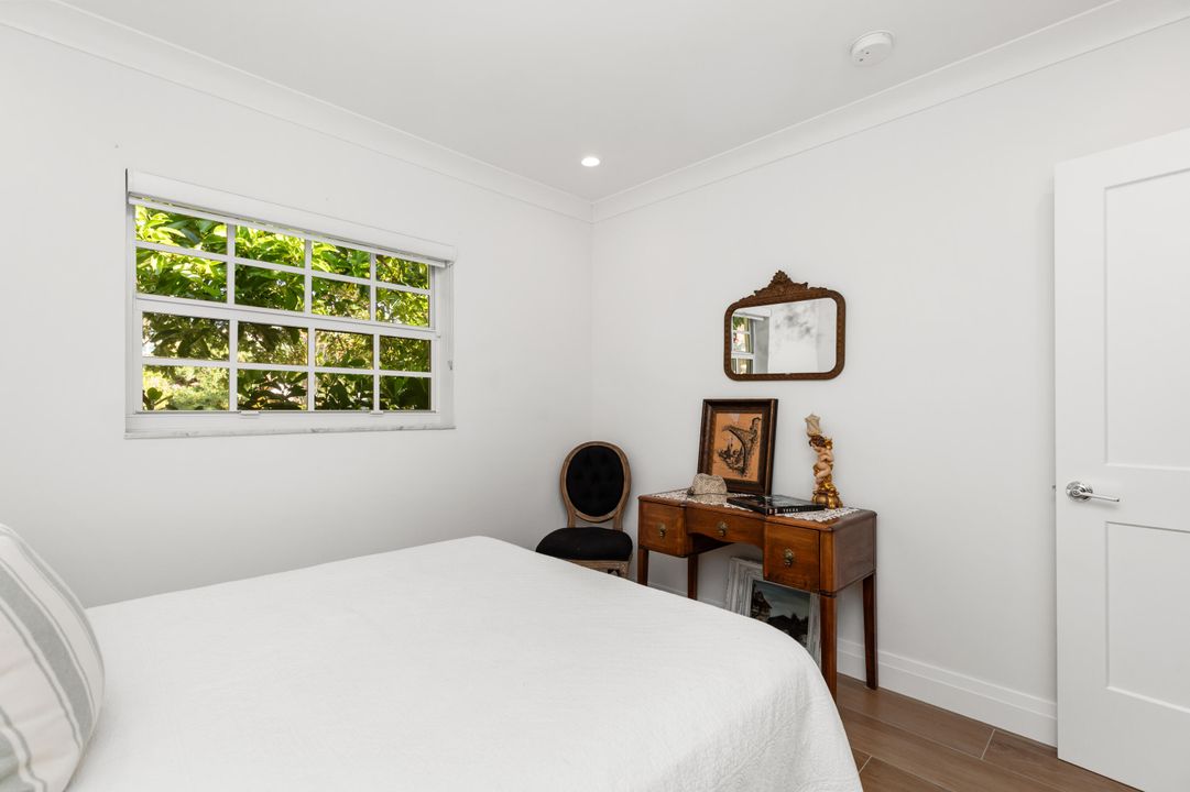 合同活跃: $1,385,000 (3 贝兹, 2 浴室, 1577 平方英尺)