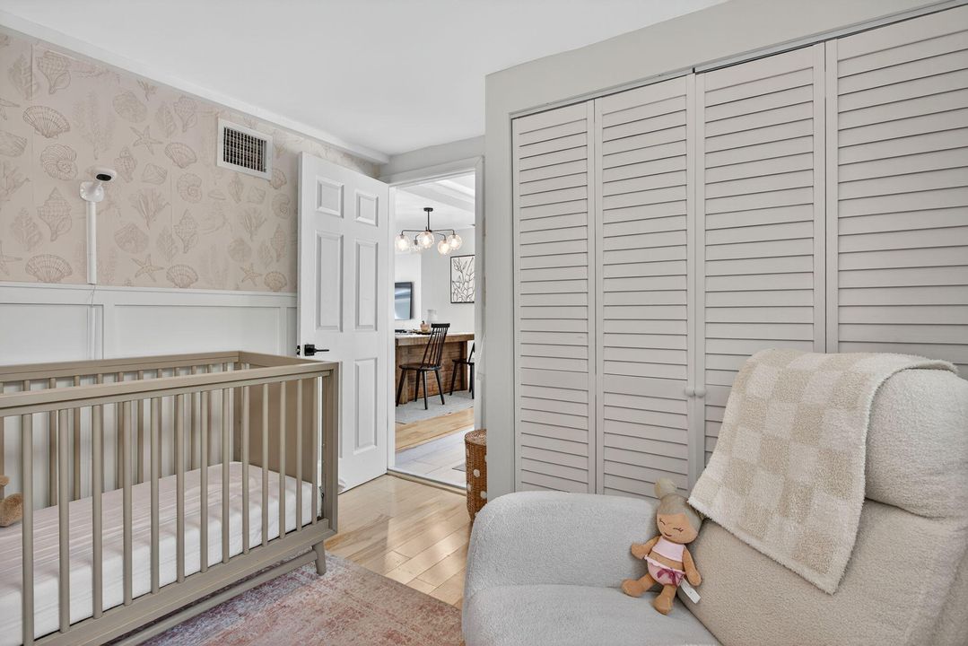 Под контрактом: $569,000 (3 спален, 2 ванн, 1364 Квадратных фут)