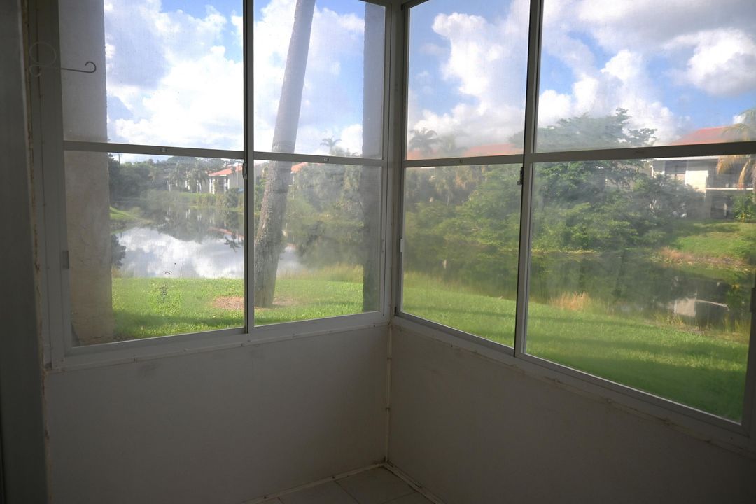 For Rent: $1,800 (2 beds, 2 baths, 888 Square Feet)