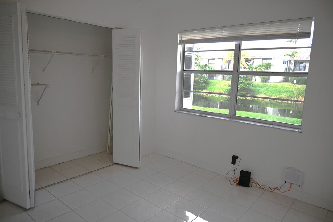 For Rent: $1,800 (2 beds, 2 baths, 888 Square Feet)