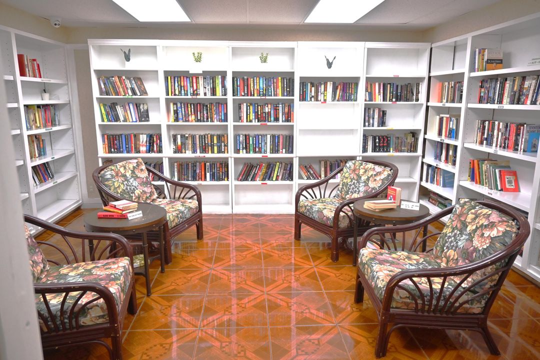 For Rent: $1,800 (2 beds, 2 baths, 888 Square Feet)