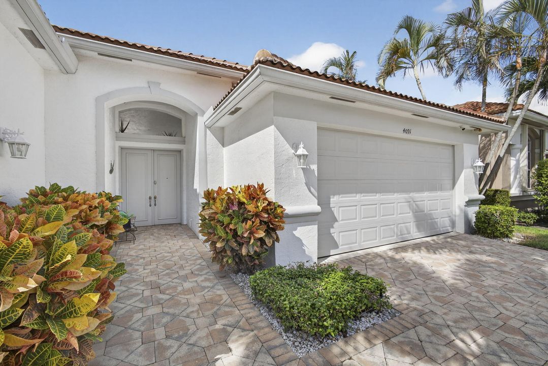 For Sale: $875,000 (4 beds, 4 baths, 3090 Square Feet)