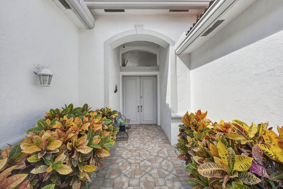 For Sale: $875,000 (4 beds, 4 baths, 3090 Square Feet)